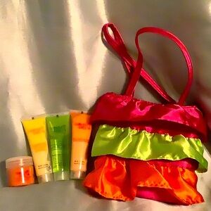 Cabana Girl Mini Set, 4 pcs. With cute travel bag! Shower Gel, Foot Creme & more